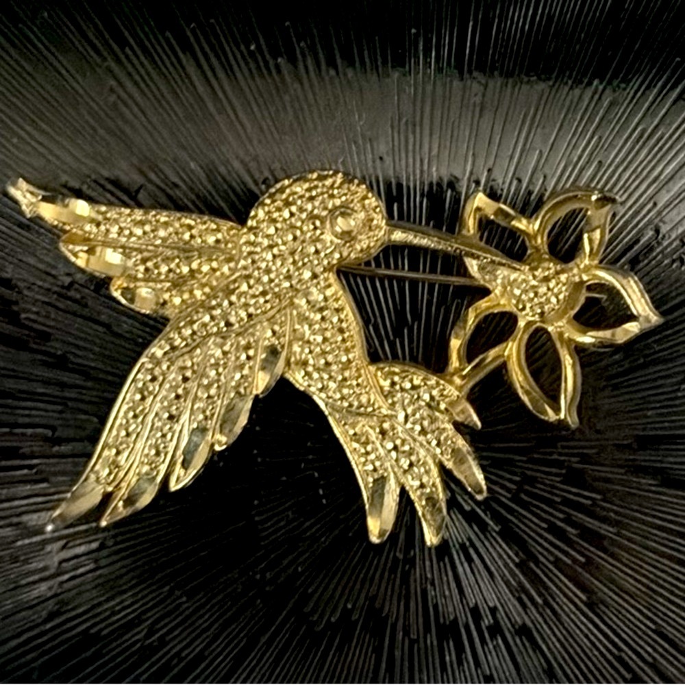 Gold humming Bird Brooch